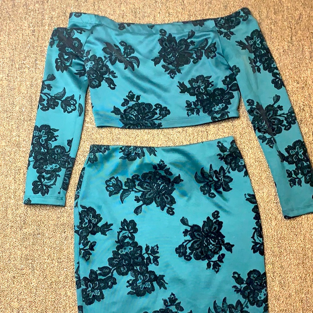Green Woman’s evening dress